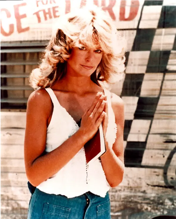 Farrah Fawcett Young: Stunning Images from Her Early Years