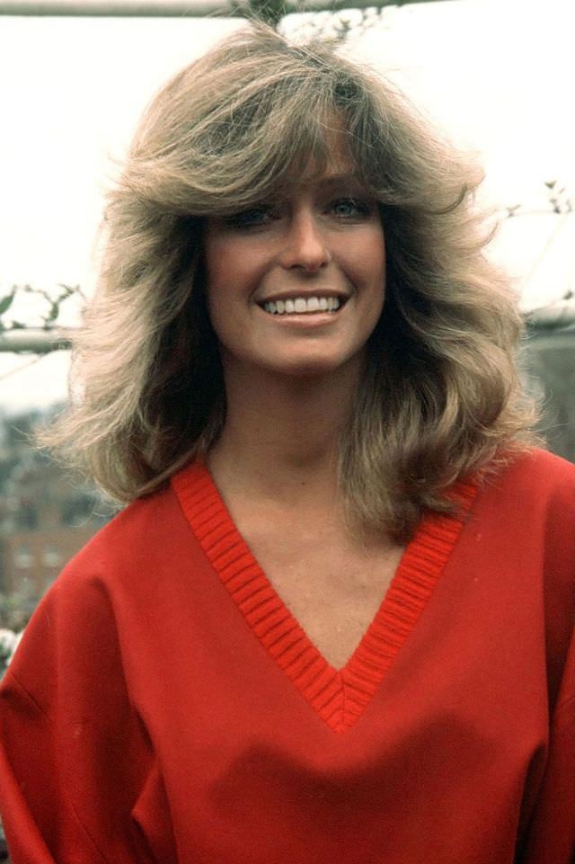 Farrah Fawcett Young: Stunning Images from Her Early Years