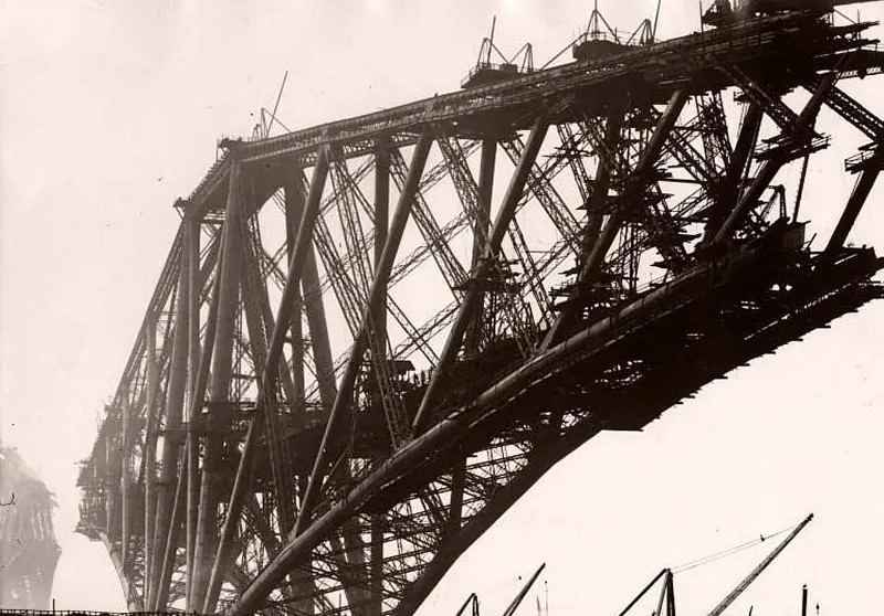 Rare Photos from the Building of the Forth Bridge Show the Sheer Scale of This Engineering Wonder