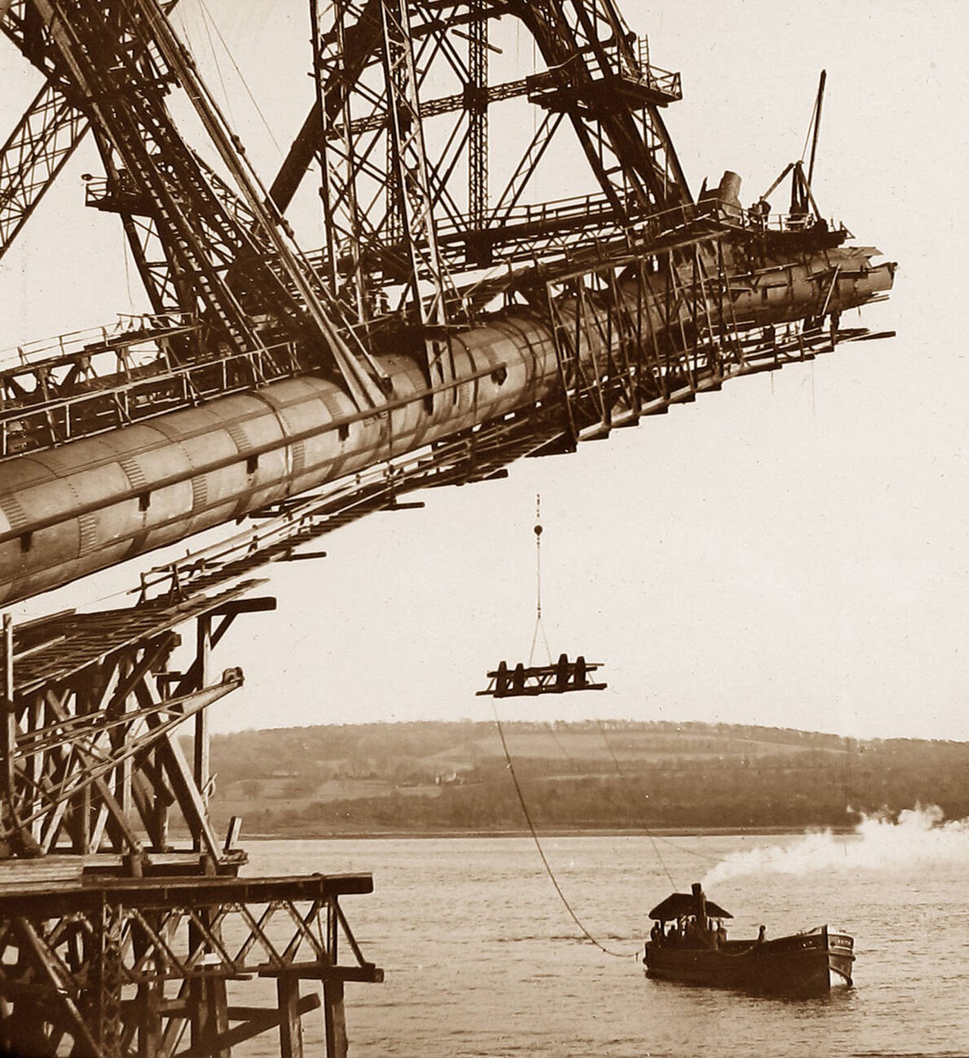 Building of the Forth Railway Bridge, 1890.