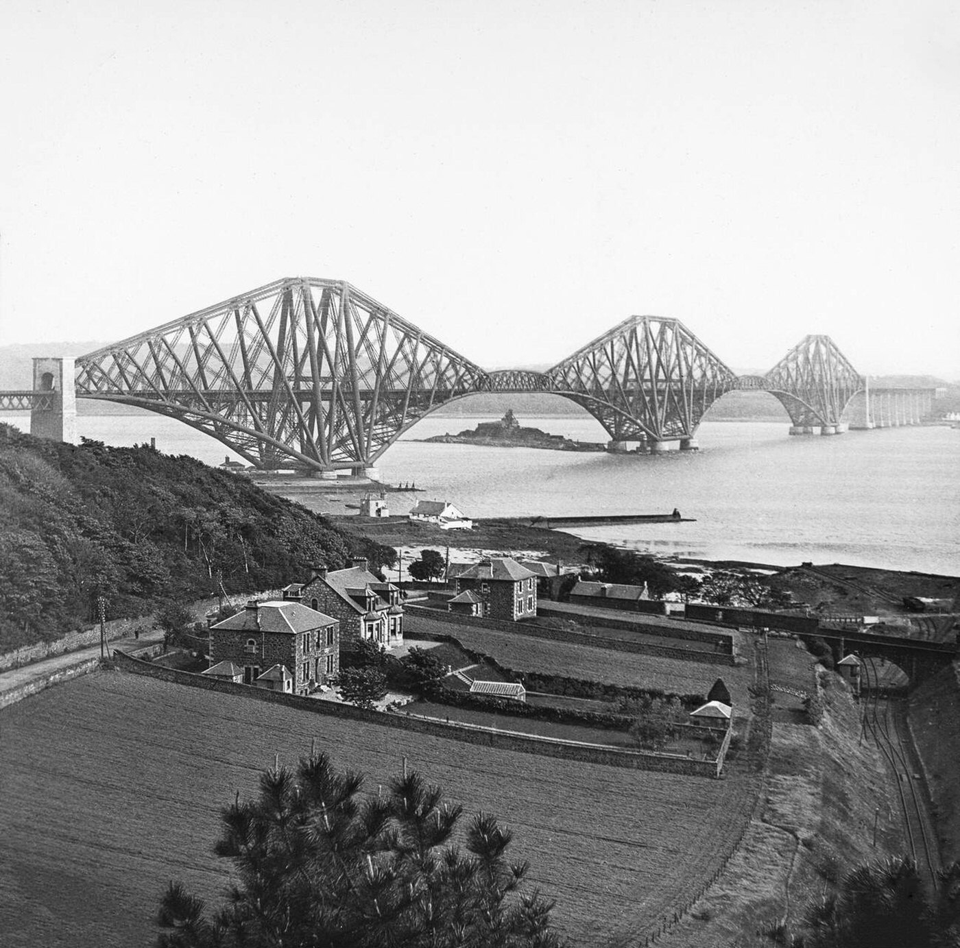 The Forth Bridge in Scotland, 1905.