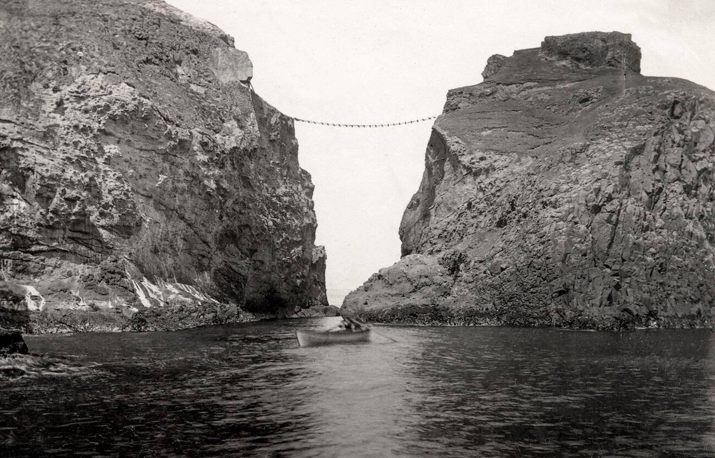 Rope Bridge Carrick-a-rede, Co Antrim coast road, Northern Ireland, 1800s.