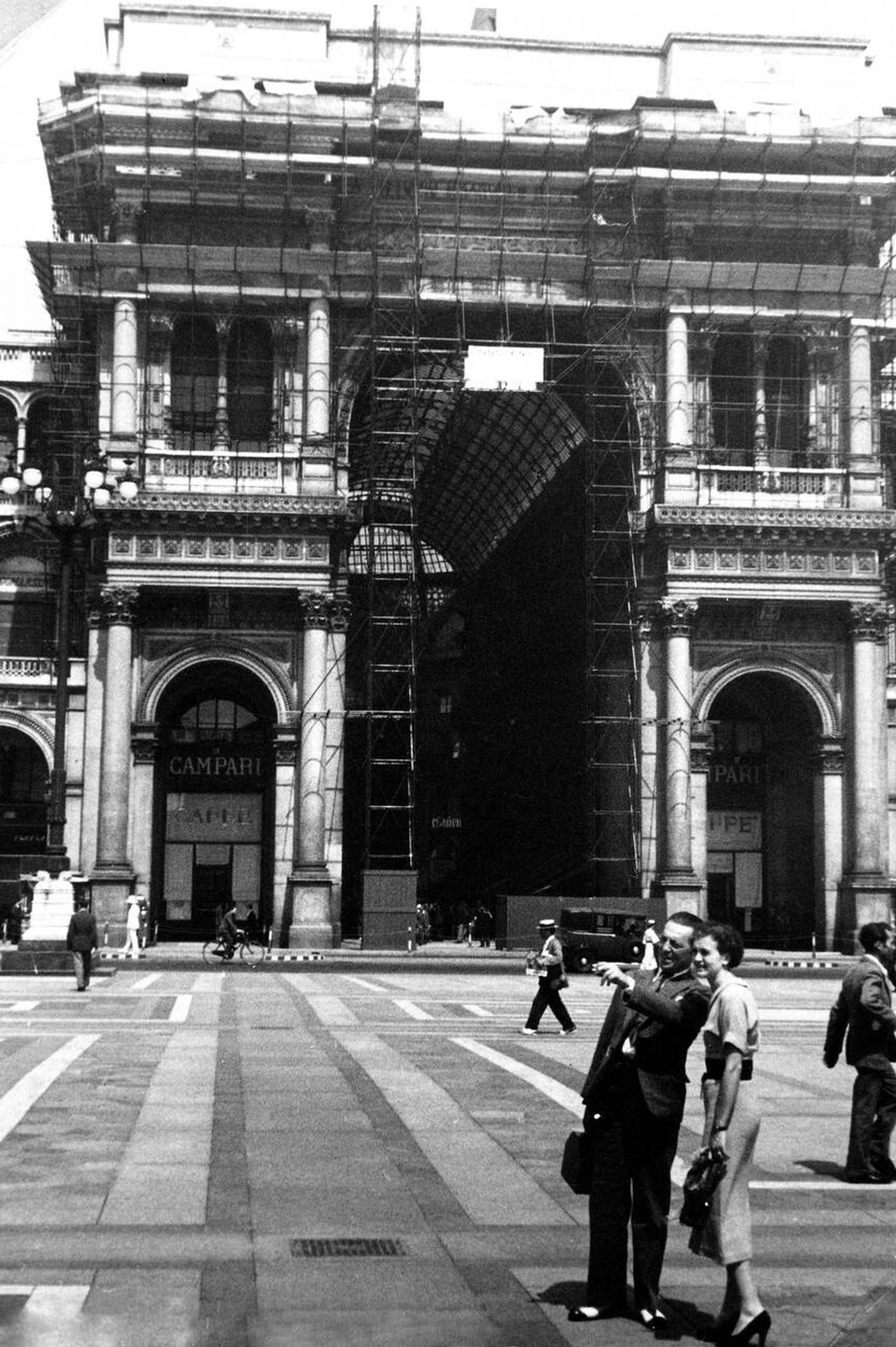 Street scene in Milan Italy, 1930s.