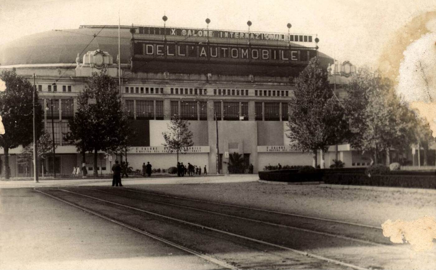Salone Internazionale dell'Automobile (International Novelties Motor Show) at Fiera Campionaria di Milano, Italy, 1937.