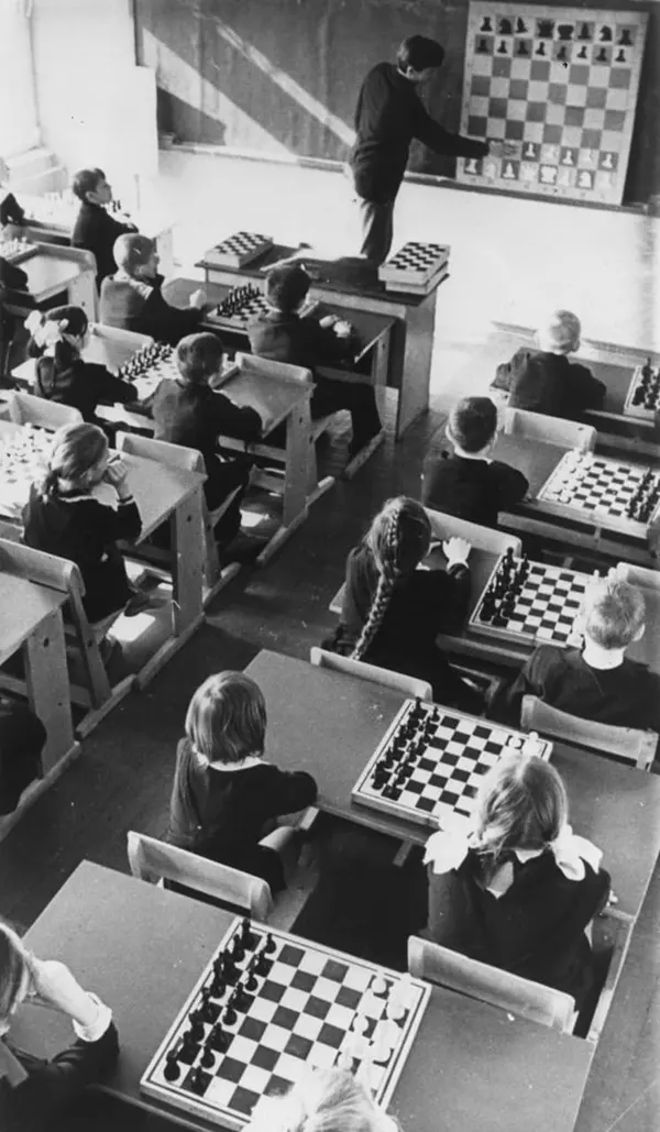 Chess class at a school in Pskov, 1975.