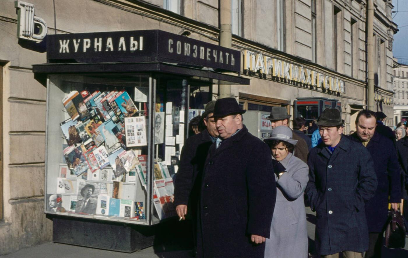 Street Scene, Nevsky Prospect, Leningrad (St. Petersburg), 1958.