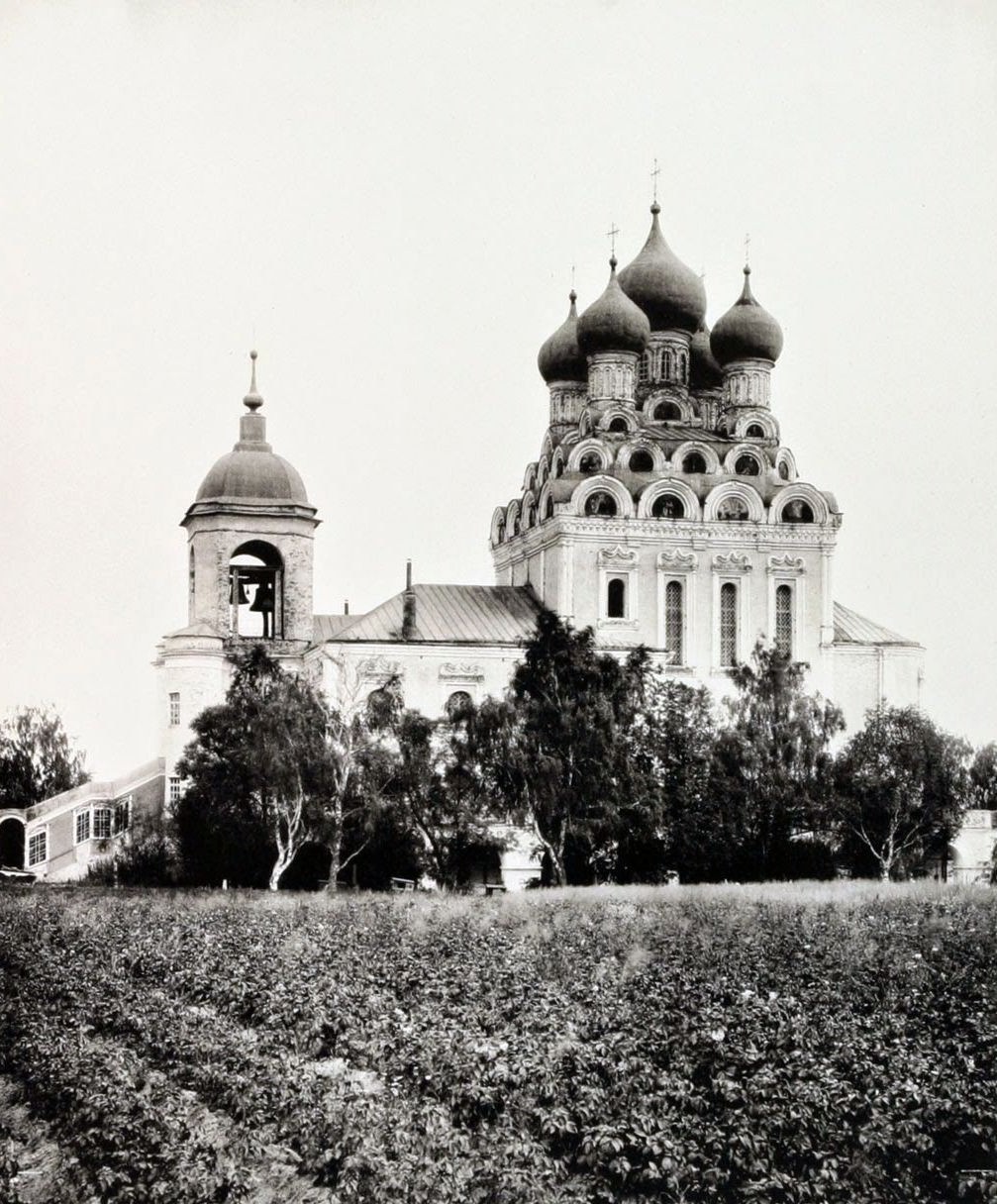 Church in the village of Alekseevskoye, Moscow District, 1880s.