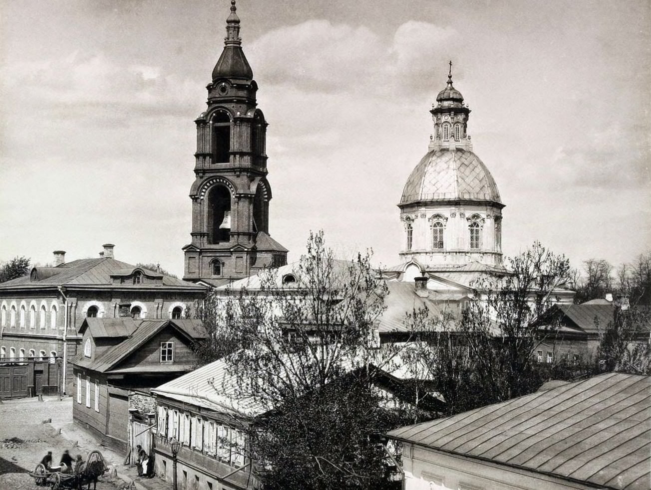 View of the area near the Church of the Transfiguration of the Savior in Spasskaya, 1880s.