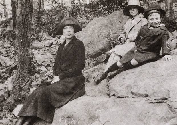Jennie Anselm posed with her children, Florence and Paul, in Newark.