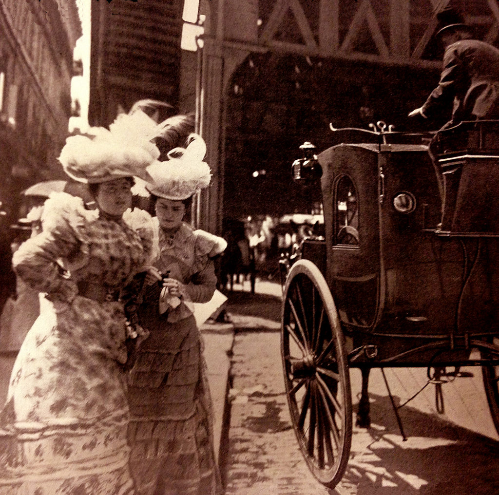 Girls settling with the cabby, 1895