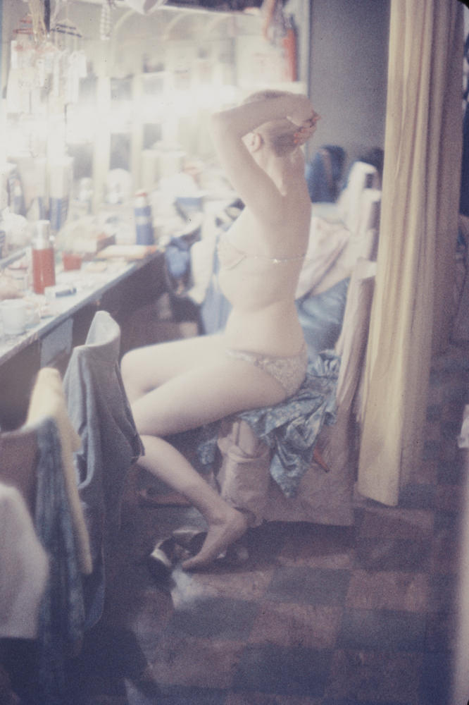 Inside the Glitter and Grit: What Life Was Really Like for Showgirls in 1958 New York Nightclubs