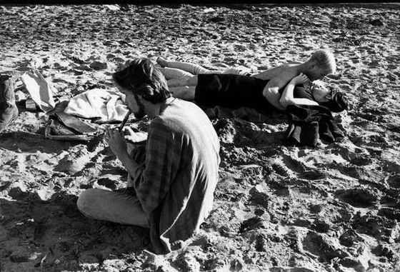 The Free-Spirited Hippies of 1960s San Francisco and Their Carefree Lifestyle