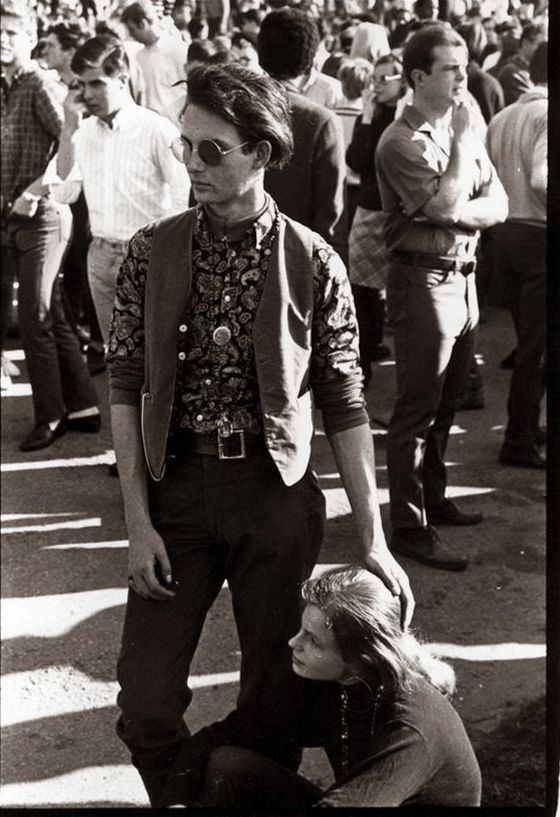 The Free-Spirited Hippies of 1960s San Francisco and Their Carefree Lifestyle