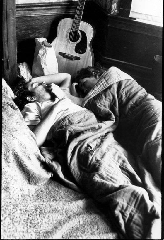 The Free-Spirited Hippies of 1960s San Francisco and Their Carefree Lifestyle