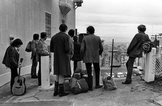 The Free-Spirited Hippies of 1960s San Francisco and Their Carefree Lifestyle