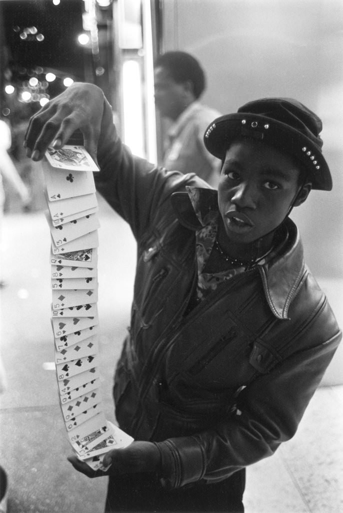 A Look Back at the 1970s Time Square through the Lens of Kenneth Siegel