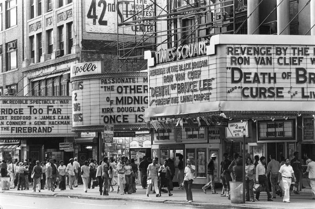 A Look Back at the 1970s Time Square through the Lens of Kenneth Siegel