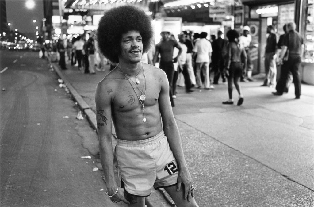 A Look Back at the 1970s Time Square through the Lens of Kenneth Siegel