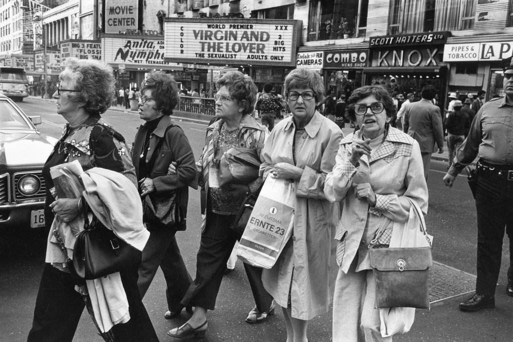 A Look Back at the 1970s Time Square through the Lens of Kenneth Siegel