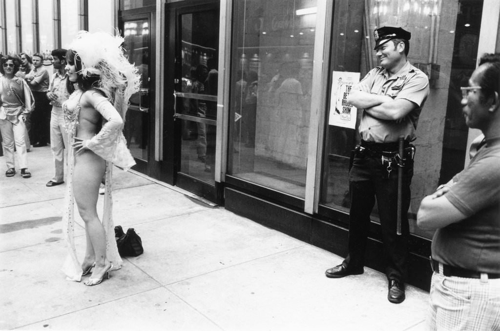 A Look Back at the 1970s Time Square through the Lens of Kenneth Siegel