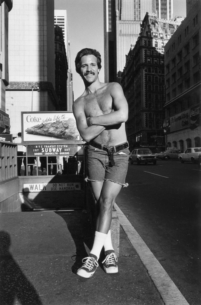 A Look Back at the 1970s Time Square through the Lens of Kenneth Siegel