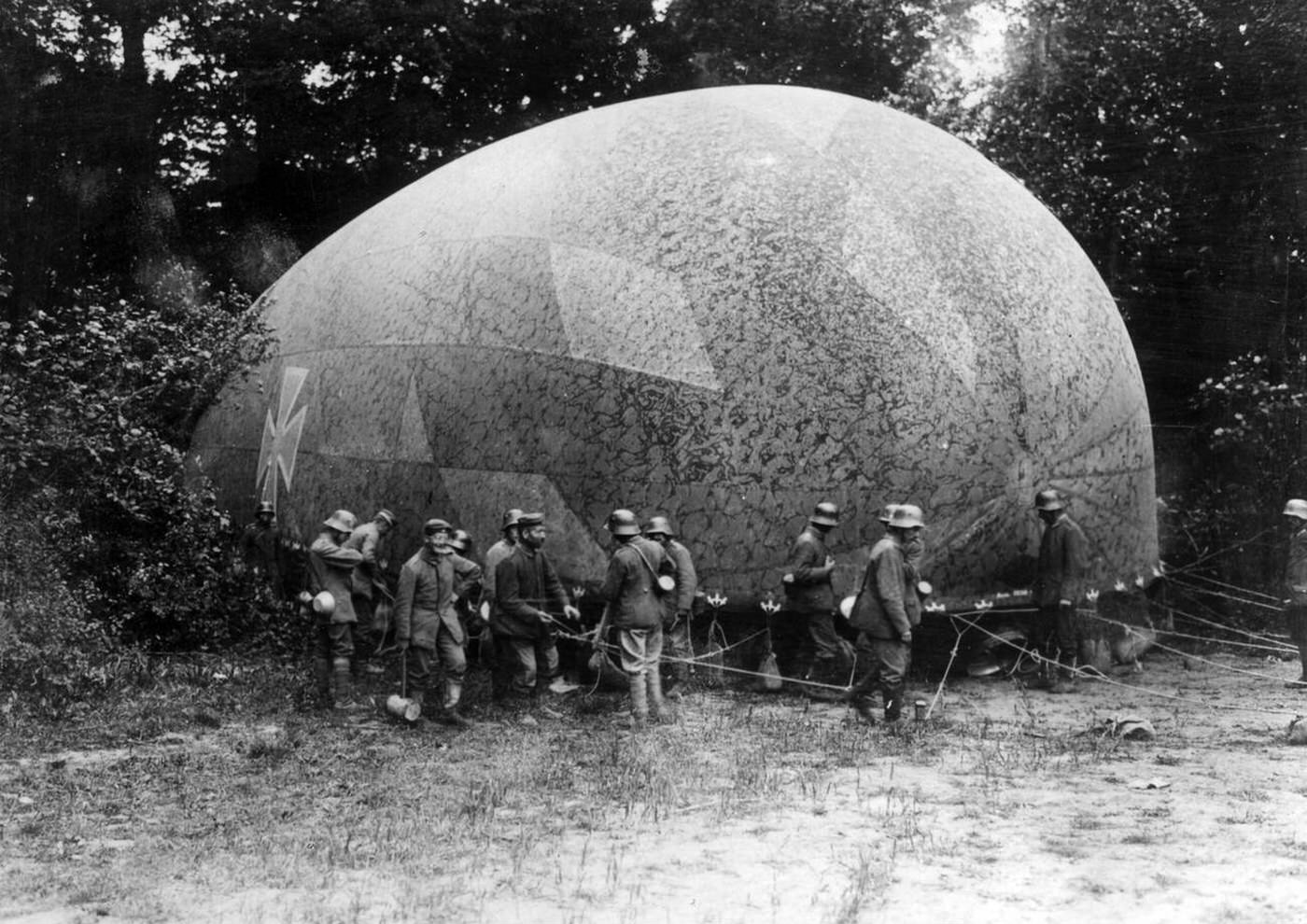 German Moored Balloons and Barrage Balloons during the First World War, 1914-1918.