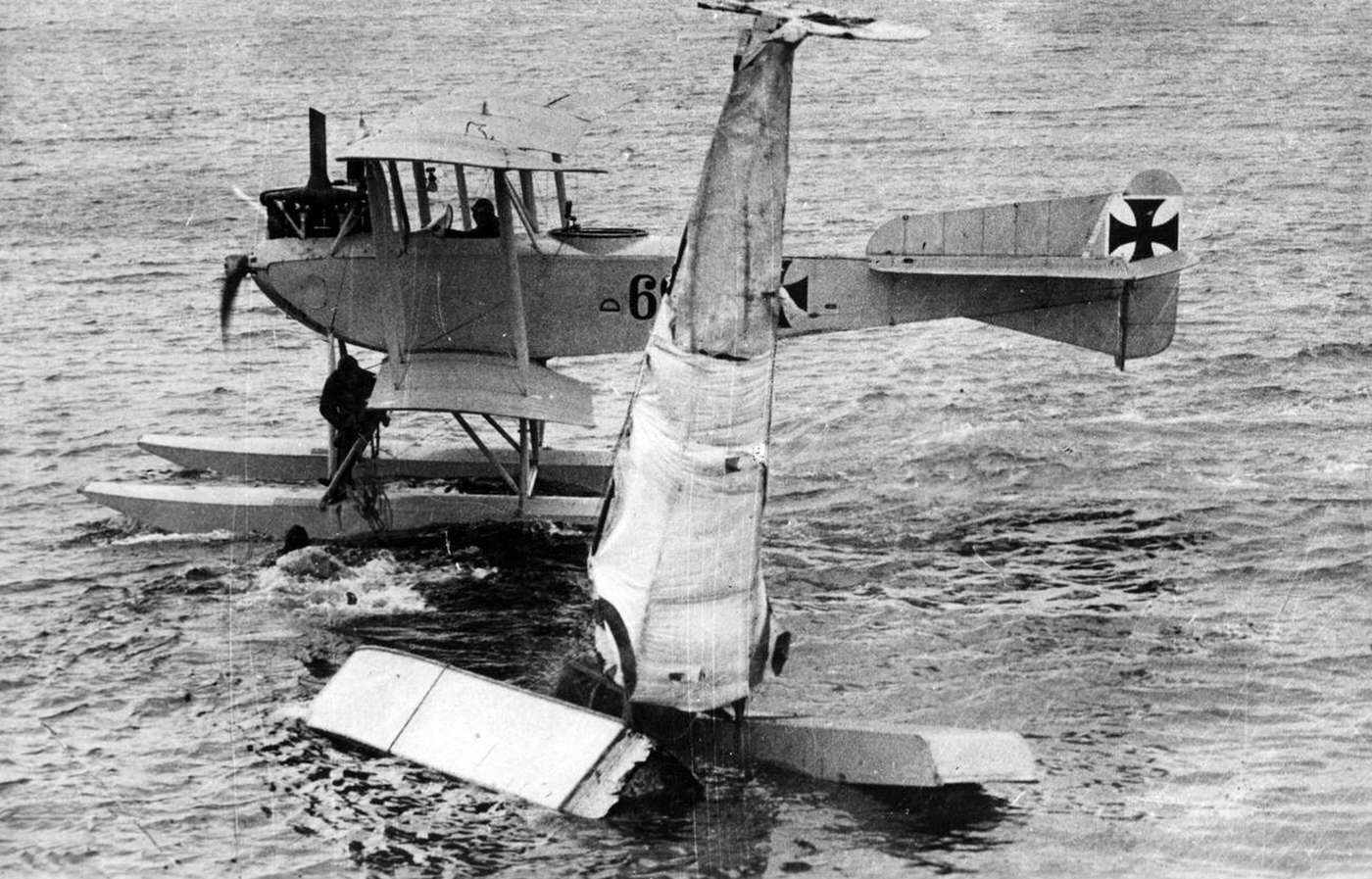 Grounded British airplane, 1914-1918.