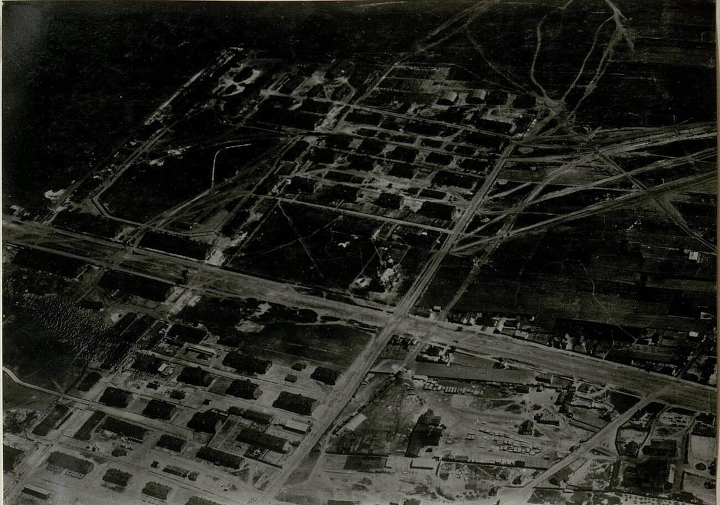 Reproduction of an aerial photograph of Wladimir-Wolynskij, 1918.
