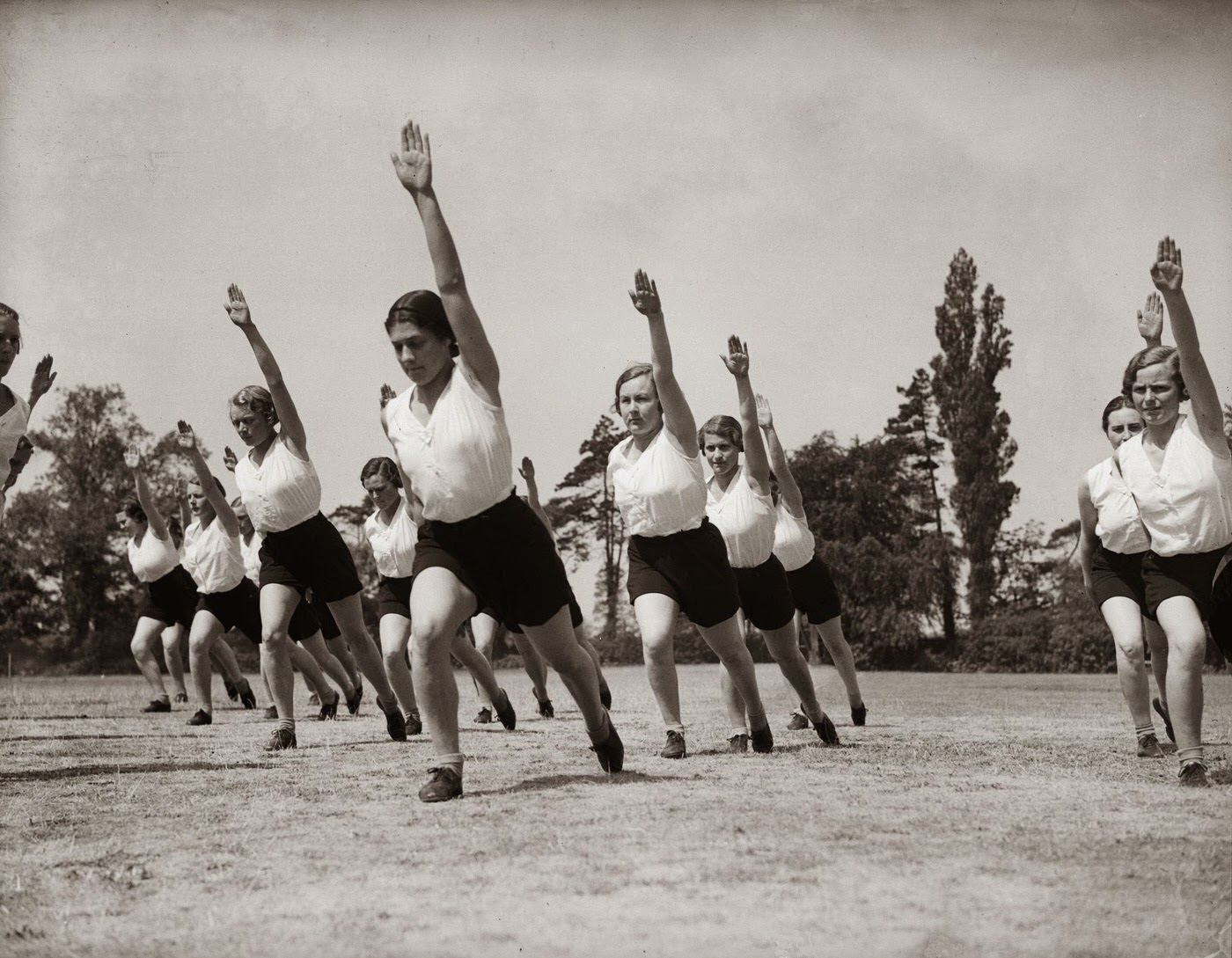 The 1930s Women’s Workout Craze You’ve Never Seen in a Modern Gym