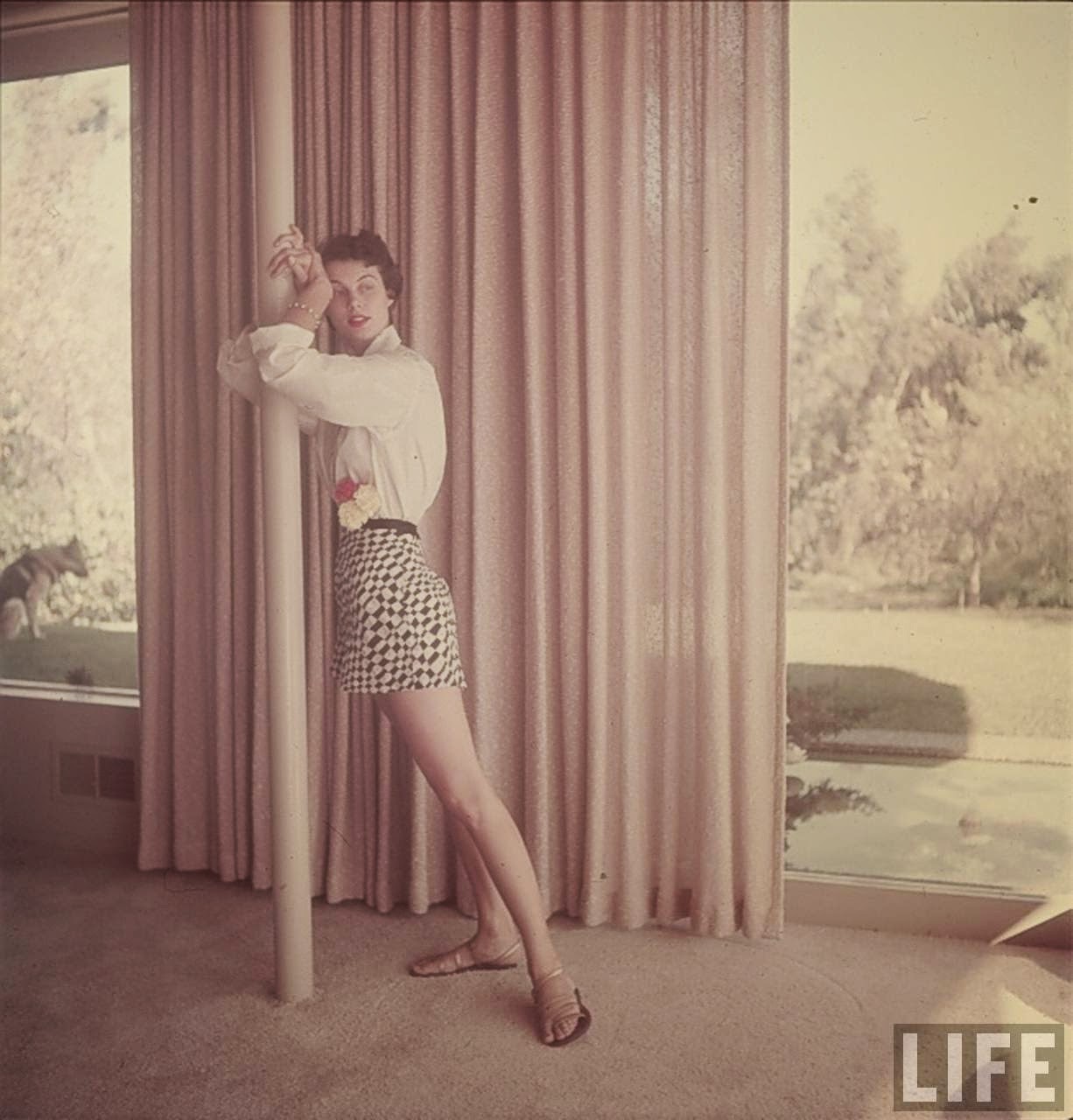 Sun, Sand, and Structured Style: LIFE Photographer Loomis Dean’s Incredible Captures of 1950s California Beach Life