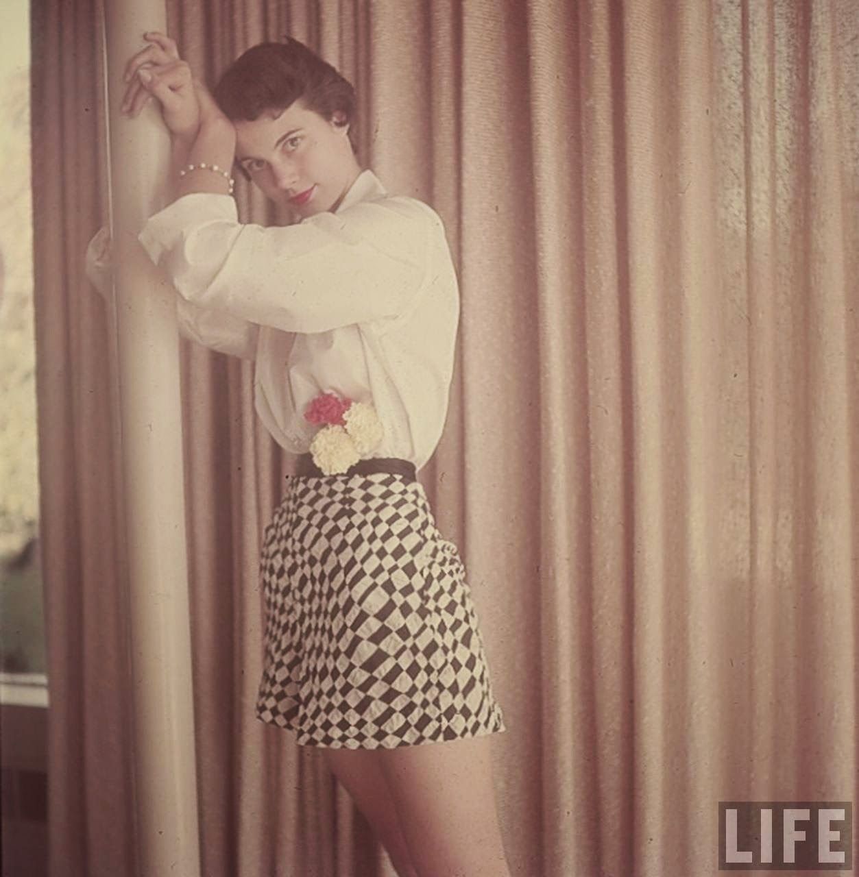 Sun, Sand, and Structured Style: LIFE Photographer Loomis Dean’s Incredible Captures of 1950s California Beach Life