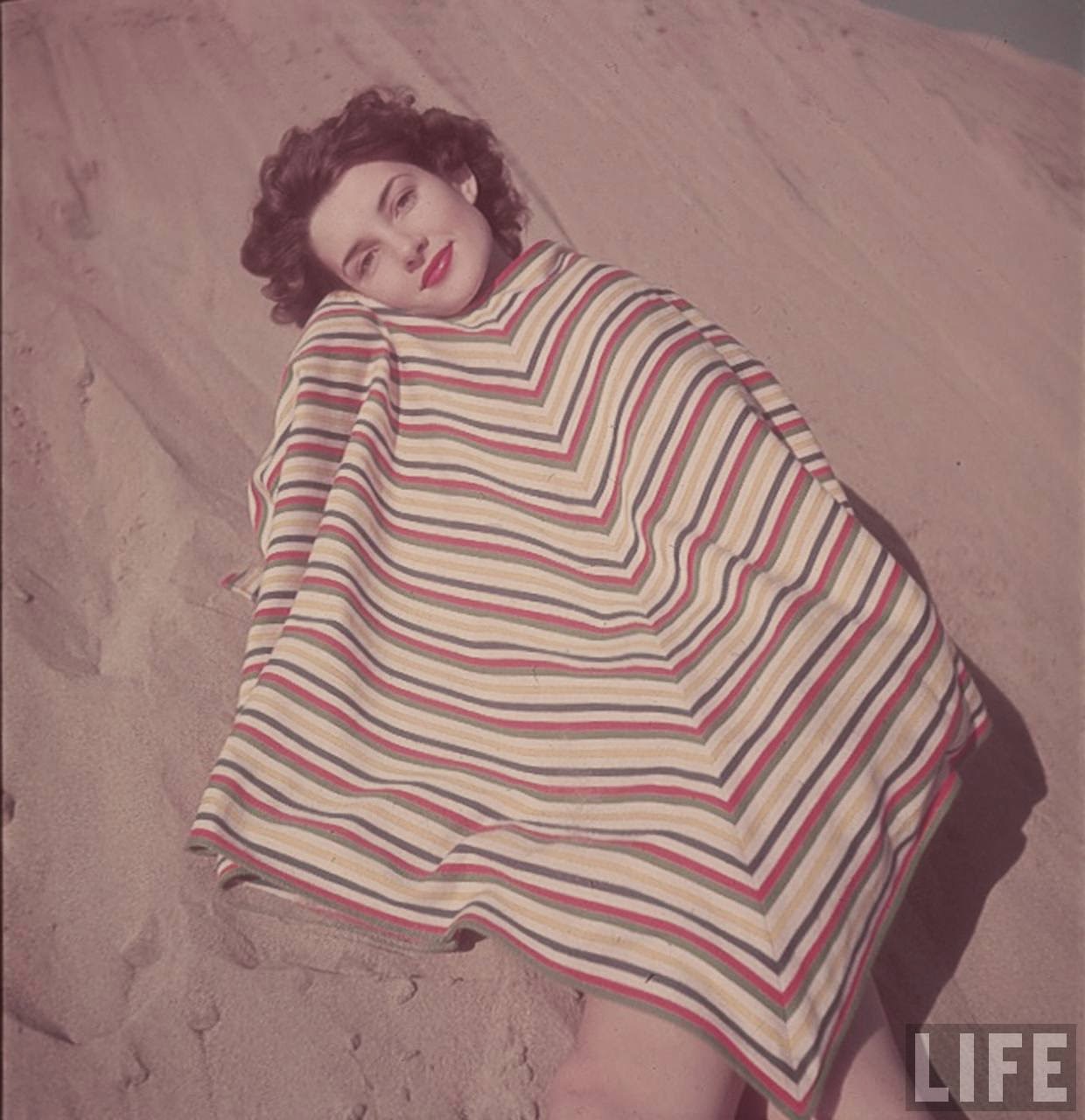 Sun, Sand, and Structured Style: LIFE Photographer Loomis Dean’s Incredible Captures of 1950s California Beach Life