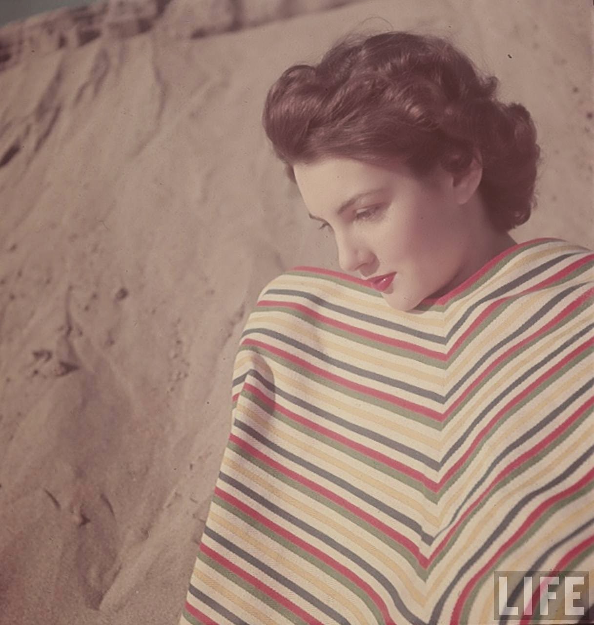 Sun, Sand, and Structured Style: LIFE Photographer Loomis Dean’s Incredible Captures of 1950s California Beach Life
