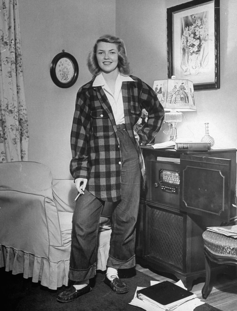 Portrait of an American teen, 1944