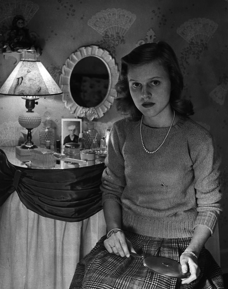 Portrait of an American teen, 1944