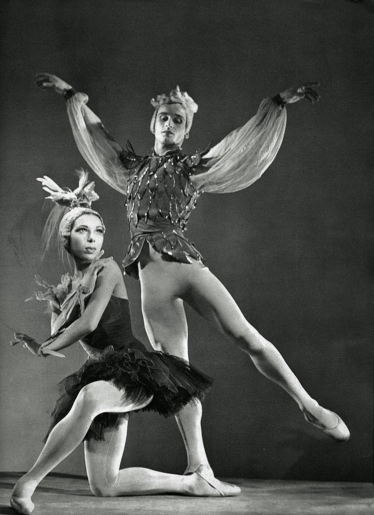 Beautiful and Dramatic Vintage Ballet Portraits Taken by Photographer Serge Lido