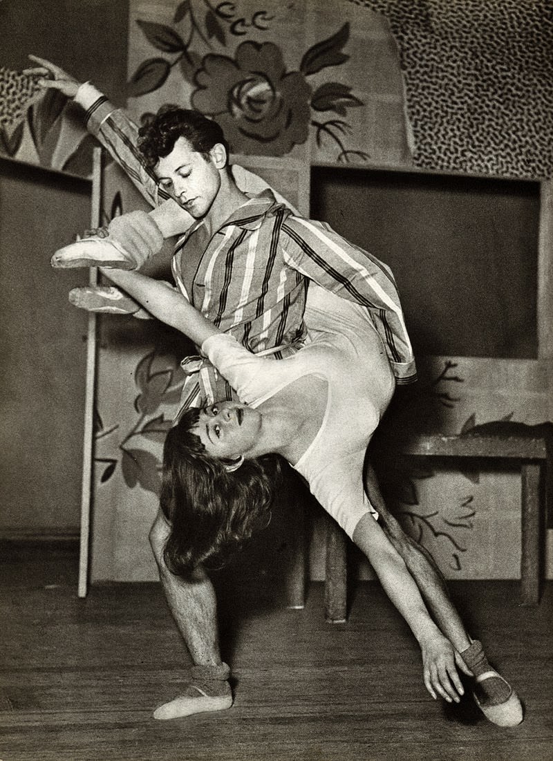 Beautiful and Dramatic Vintage Ballet Portraits Taken by Photographer Serge Lido