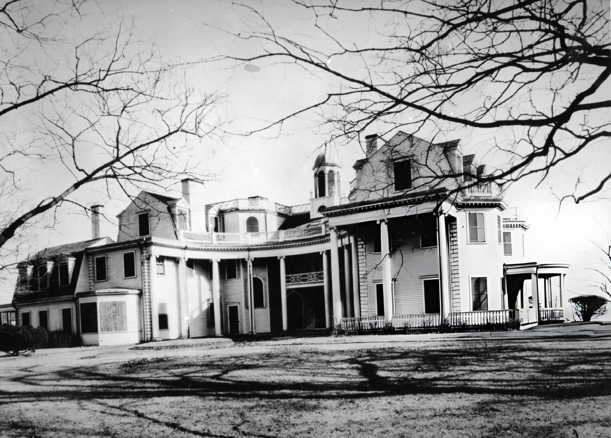 President Calvin Coolidge's 'Summer White House' at 'White Court' in Swampscott, 1925