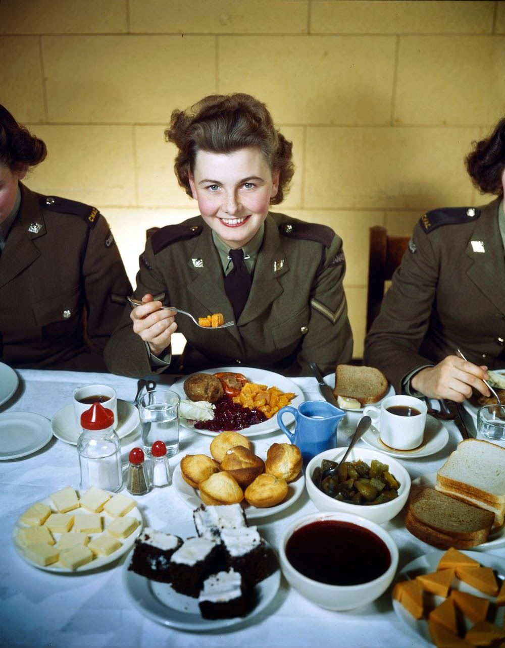 CWAC eating in the Mess Hall