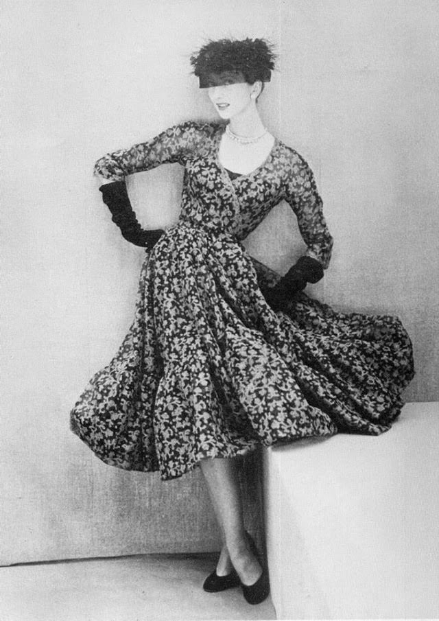 Cristóbal Balenciaga’s Mid-Century Vision: Fashion That Reshaped the 1940s and 1950s Silhouette