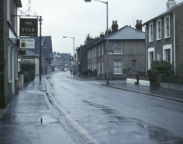 Southbridge Rd. The Star pub on left.