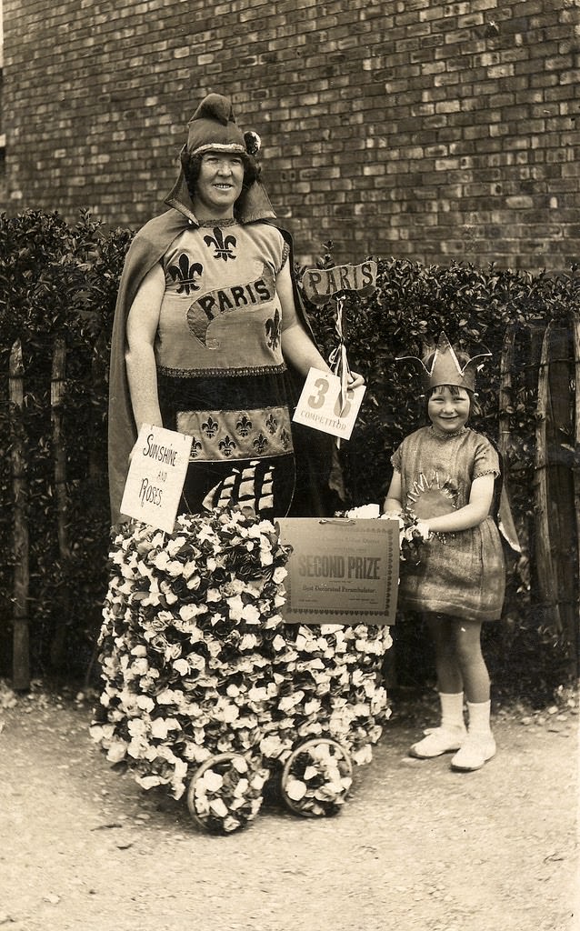 From Cars to Bicycles: Adorable Vintage Decorated Vehicles from Between the 1910s to 1920s