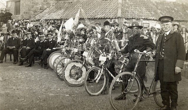 From Cars to Bicycles: Adorable Vintage Decorated Vehicles from Between the 1910s to 1920s