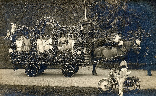From Cars to Bicycles: Adorable Vintage Decorated Vehicles from Between the 1910s to 1920s
