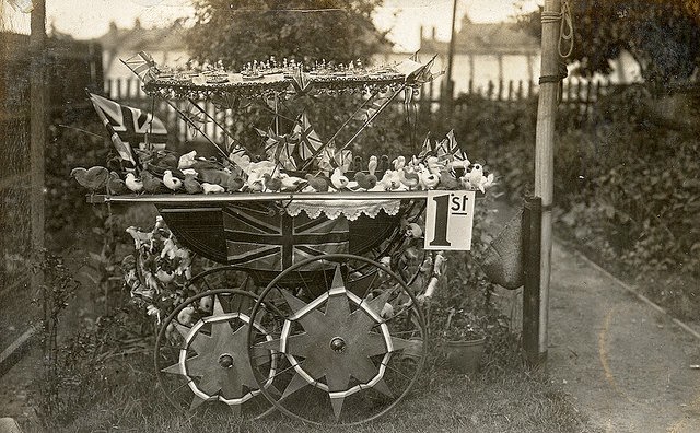 From Cars to Bicycles: Adorable Vintage Decorated Vehicles from Between the 1910s to 1920s