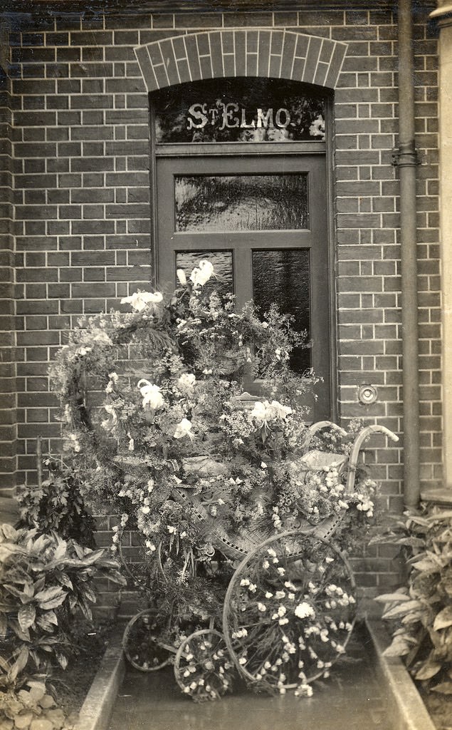 From Cars to Bicycles: Adorable Vintage Decorated Vehicles from Between the 1910s to 1920s