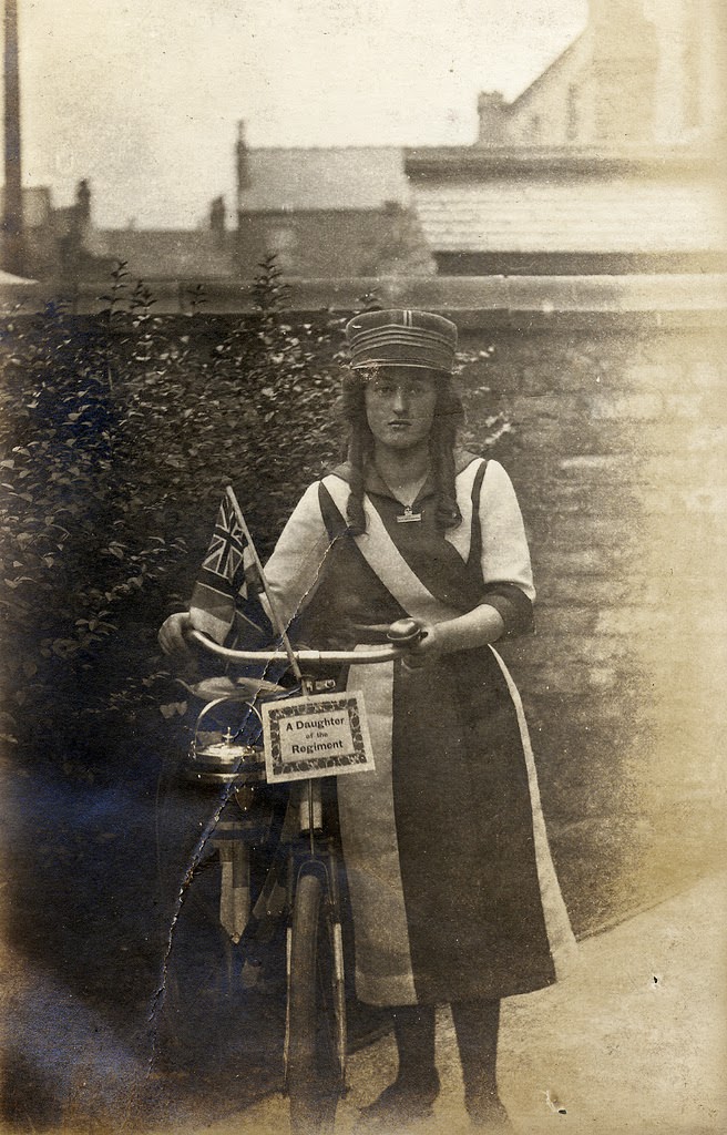 From Cars to Bicycles: Adorable Vintage Decorated Vehicles from Between the 1910s to 1920s