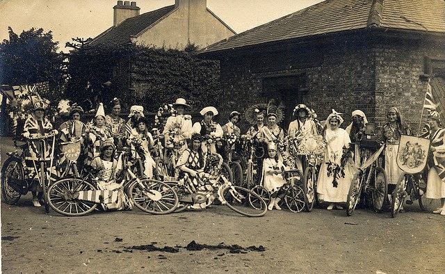 From Cars to Bicycles: Adorable Vintage Decorated Vehicles from Between the 1910s to 1920s