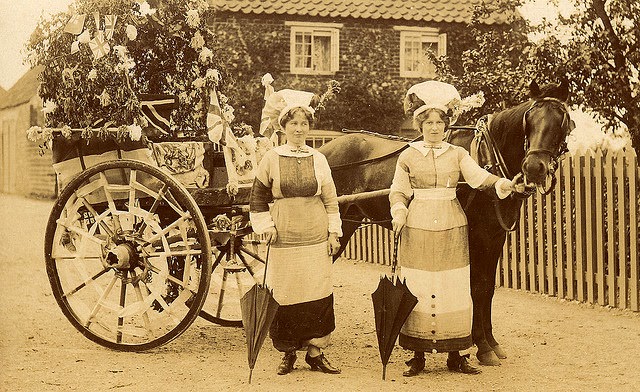 From Cars to Bicycles: Adorable Vintage Decorated Vehicles from Between the 1910s to 1920s