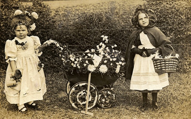 From Cars to Bicycles: Adorable Vintage Decorated Vehicles from Between the 1910s to 1920s